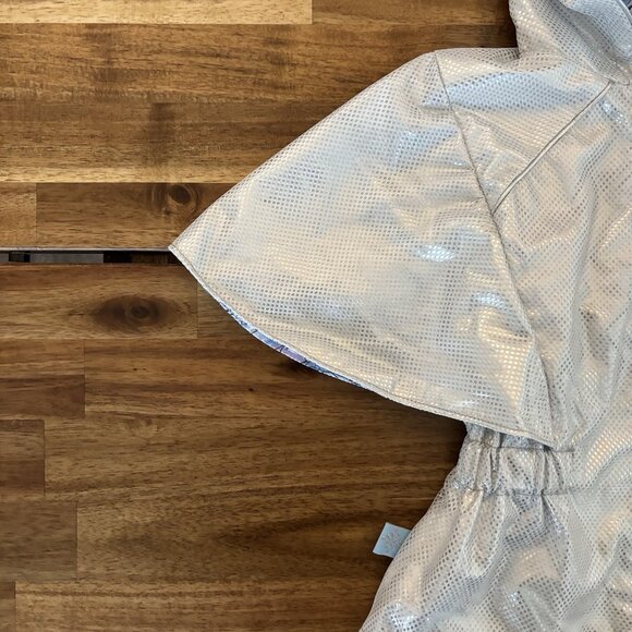 Disney Park Frozen Elsa Anna Cape Silver Jacket Size 4 Toddler Girl Parks Trip - Picture 5 of 16